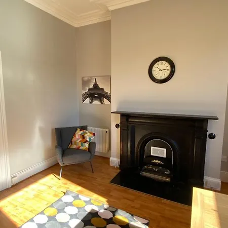 Sandymount Apartment *